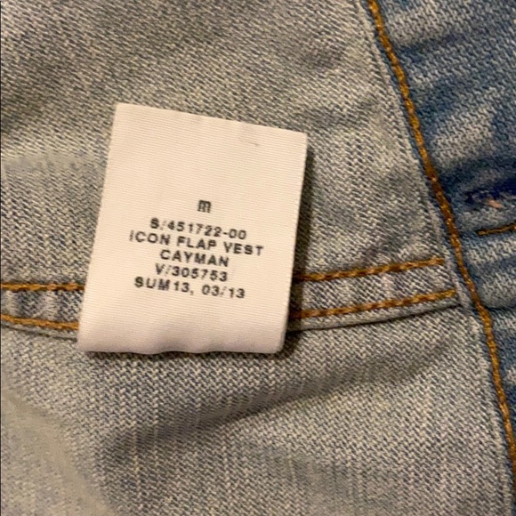 Gap Light Wash Button Denim Vest - Picture 6 of 7